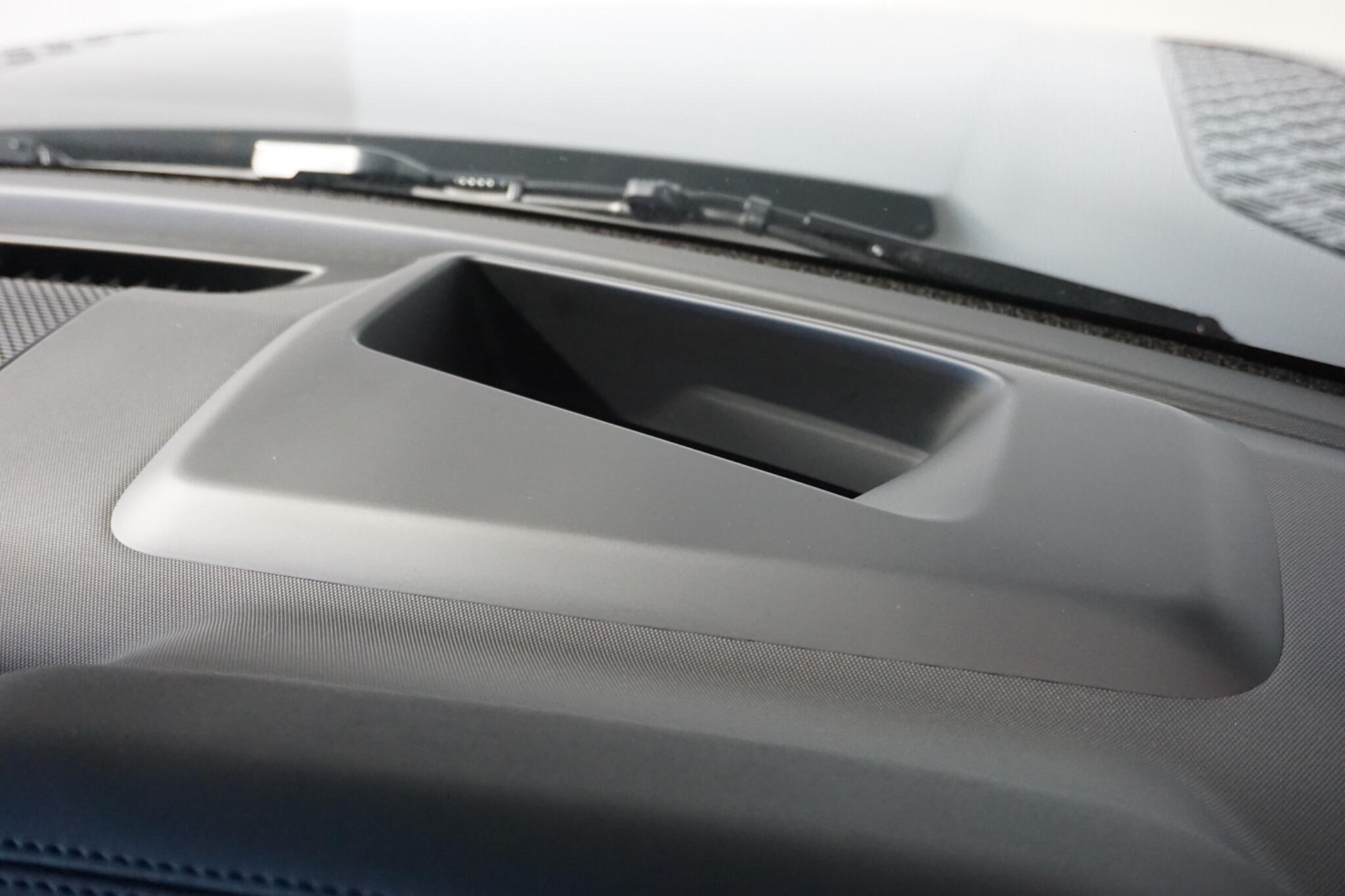 Land Rover Defender 110 2.0 P400e 15.4kWh X-Dynamic S SUV 5dr Petrol Plug-in Hybrid Auto 4WD Euro 6 (s/s) (404 ps)